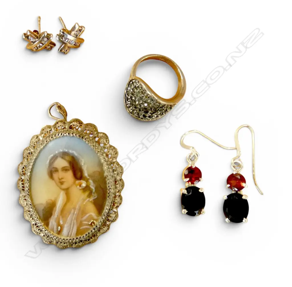 2 PRS 925 SILVER EARRINGS, COSTUME RING, 800 SILVER PORTRAIT BROOCH Image 1++