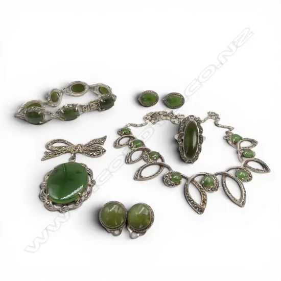 VINTAGE SILVER MARCASITE & POUNAMU JEWELLERY SUITE: necklace + bracelet + pendant + 2 prs e/rings + ring