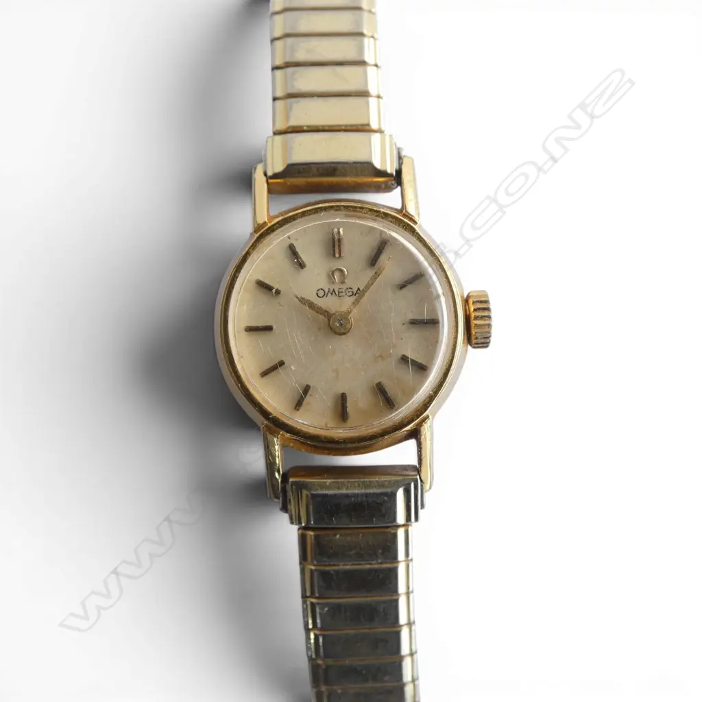 1940's ladies OMEGA WRISTWATCH gold plate Image 1++