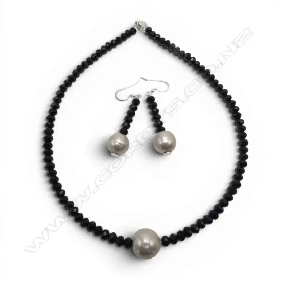 LARGE  single FAUX PEARL & FACETED small BLACK BEAD NECKLACE w SILVER CLASP. L.440mm + matching earrings