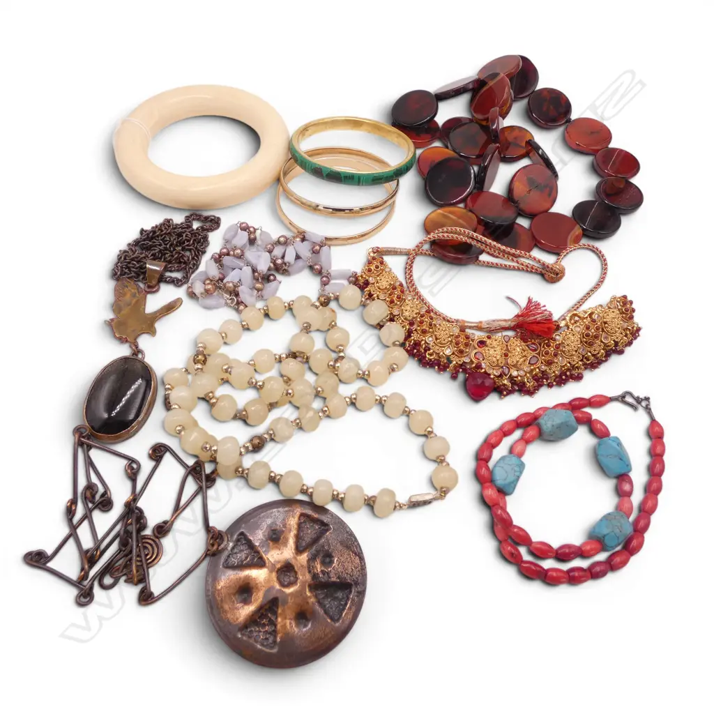 ASST. COSTUME JEWELLERY Image 1++