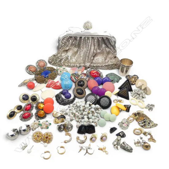ASST. COSTUME JEWELLERY (EARRINGS ETC) IN SILVER MESH EVENING BAG