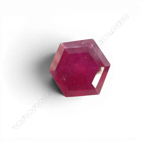 HEXAGON CUT LOOSE RUBY, 4ct, treated