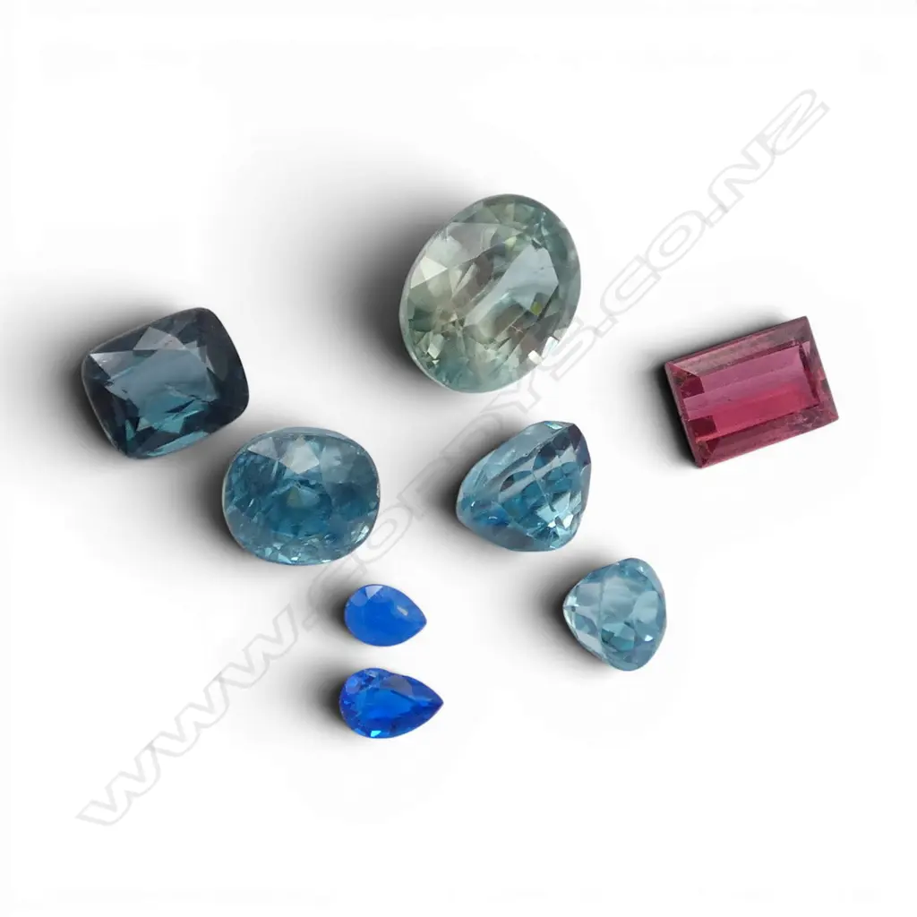 VARIOUS UNSET GEMSTONES (From the estate of jeweller Simon Misdale) Image 1++