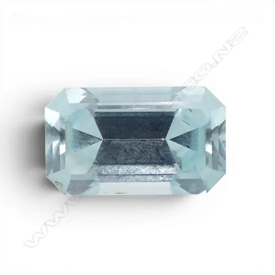 UNSET AQUAMARINE EMERALD CUT. 7.2cts. With testing certificate