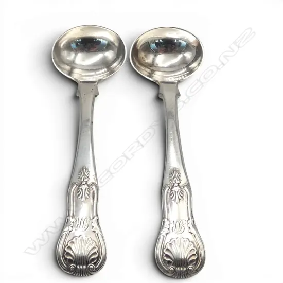 Pair of georgian Scottish silver salt spoons, King's pattern. Edinburgh 1829, by Mossman. 27gms. 