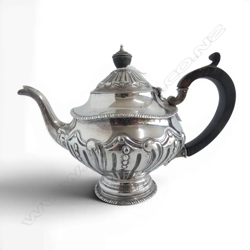 STG SILVER TEAPOT, LONDON 1899 346gms Image 1++