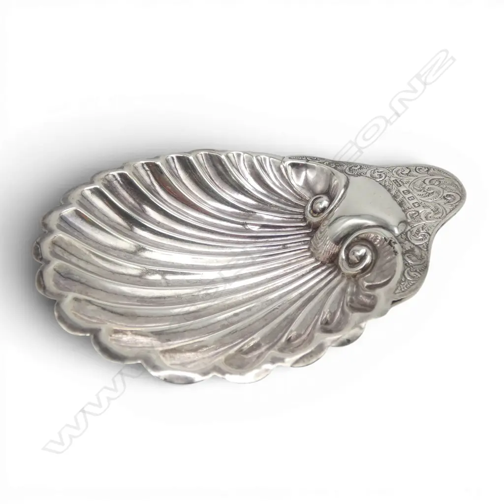 Victorian Birmingham 1899 silver scallop dish. Fern scroll engraved handle. Ball feet. Birmingham 1899. 54gms. Image 1++