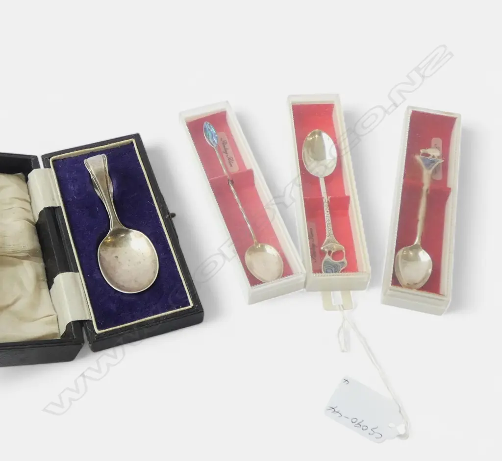 4 STG SILVER SPOONS; CASED B/HAM, 3 N.Z. SOUVENIR SPOONS 45gms spoon weight Image 1++