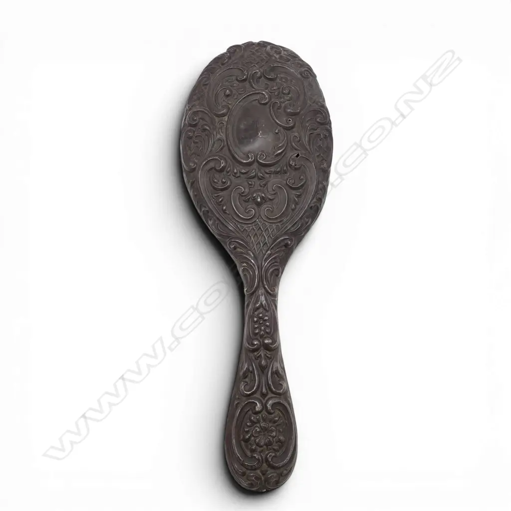 SILVER EMBOSSED HAND MIRROR Birmingham 1904. A few dents. H.250mm Image 1++