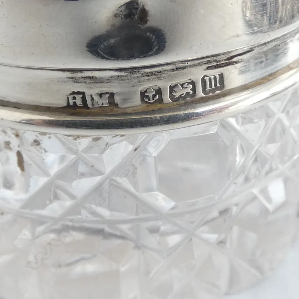 6 PCES STG SILVER, PR PEPPERETTES, 2 DISHES, 2 LIDDED CONTAINERS 102gms SOME FAULTS Image 1++