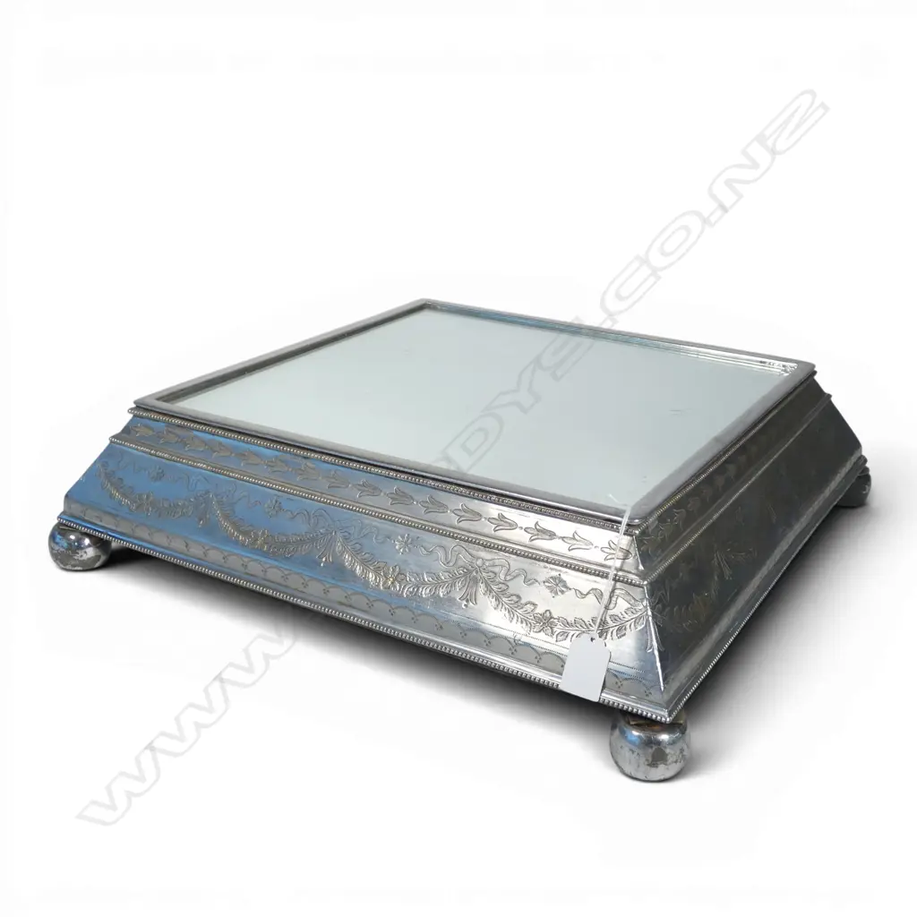 LG SILVER METAL MIRROR TOP CAKE STAND 500x500x120mm Image 1++