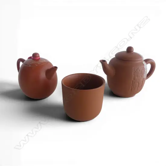 2 YIXING WARE TEAPOTS H.90mm + CUP