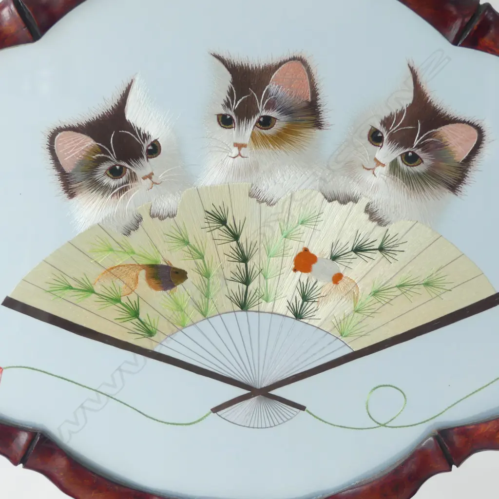 LARGE DOUBLE SIDED FRAMED CHINESE CAT EMBROIDERY ON CARVED WOOD STAND  H570 L620 ORIGINAL BOX Image 1++