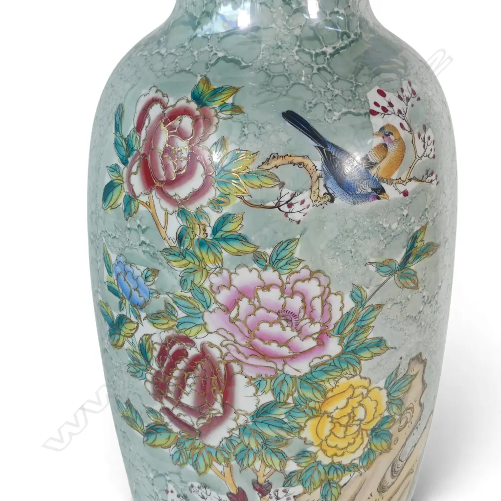 LARGE CHINESE PORCLAIN VASE PEACOCK & FLORAL DECORATION H620MM Image 1++