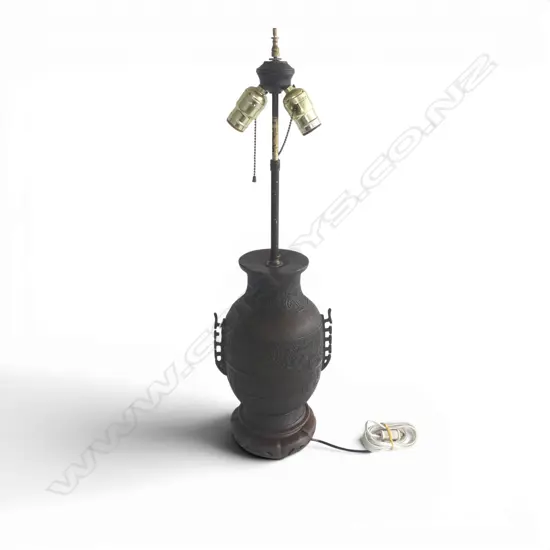 ORIENTAL ARCHAIC STYLE TABLE LAMP H.700mm