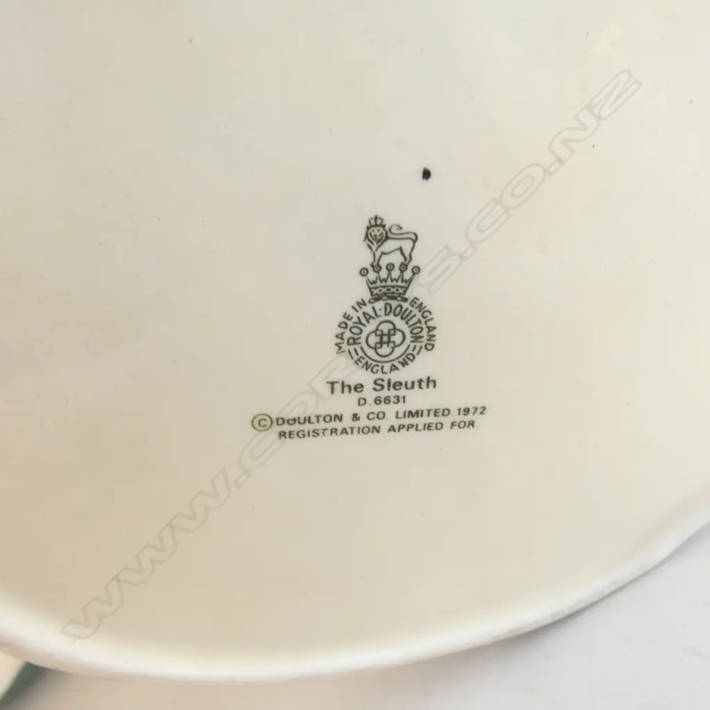 2 LARGE SIZE RD CHARACTER JUGS THE SLEUTH  & CAPT MORGAN H190MM Image 1++