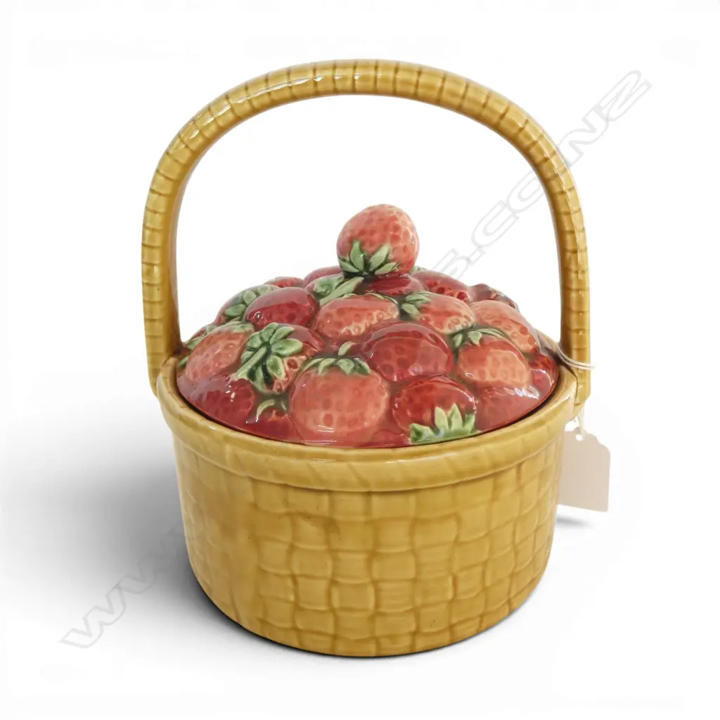 SARREGUEMINES PORCELAIN SRAWBERRY BASKET H.190mm Image 1++
