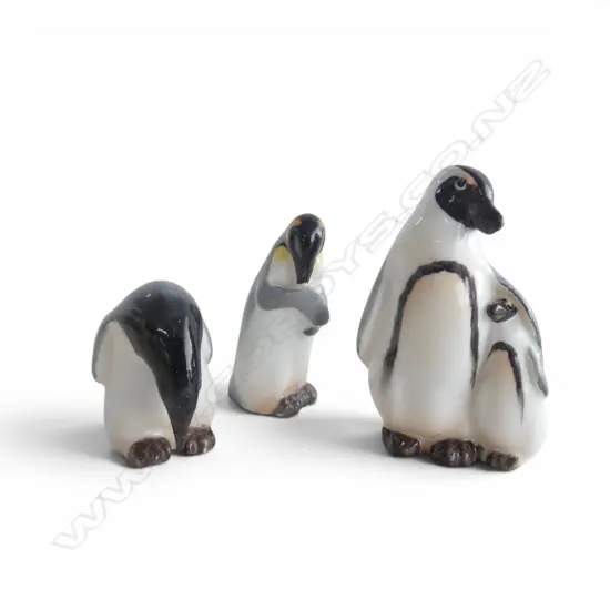 3 ROYAL DOULTON PENGUIN MINIATURES, H.60 tallest