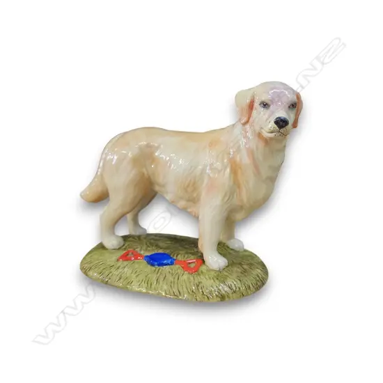 ROYAL DOULTON GOLDEN RETRIEVER FIGURINE FROM THE GUN DOG COLLECTION 130mmH