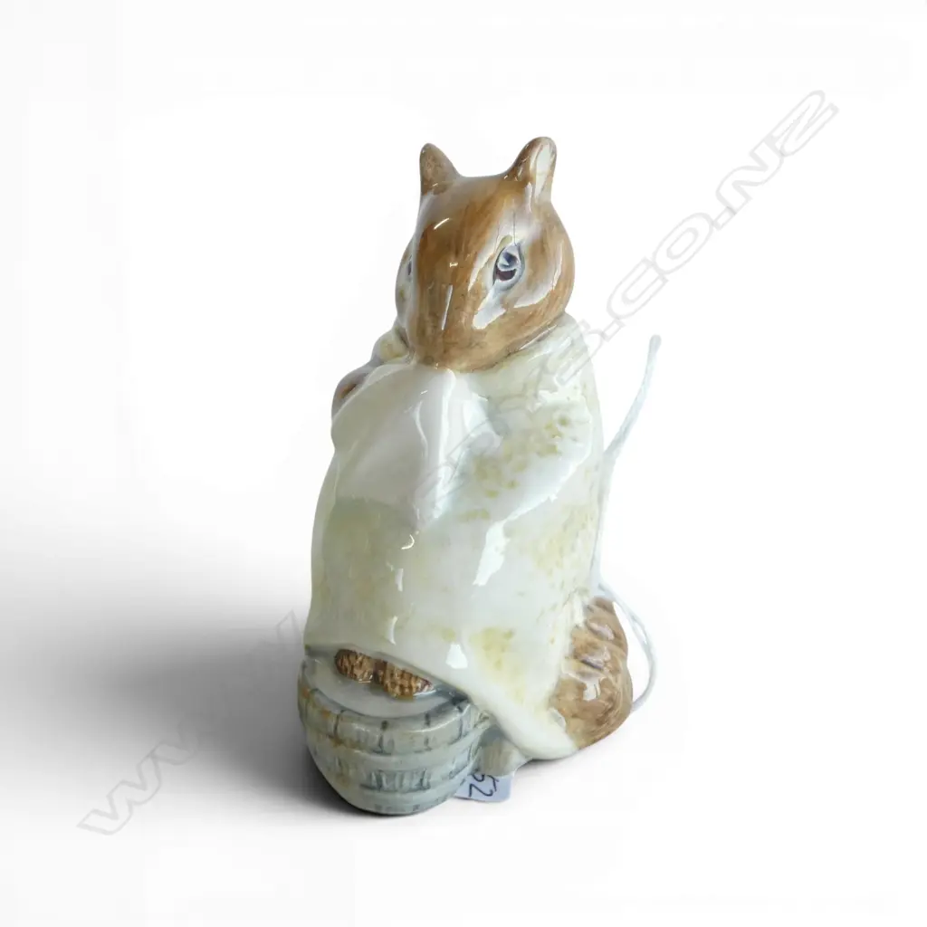 BESWICK BEATRIX POTTER 'CHIPPY HACKEE', 85mm brown backstamp Image 1++
