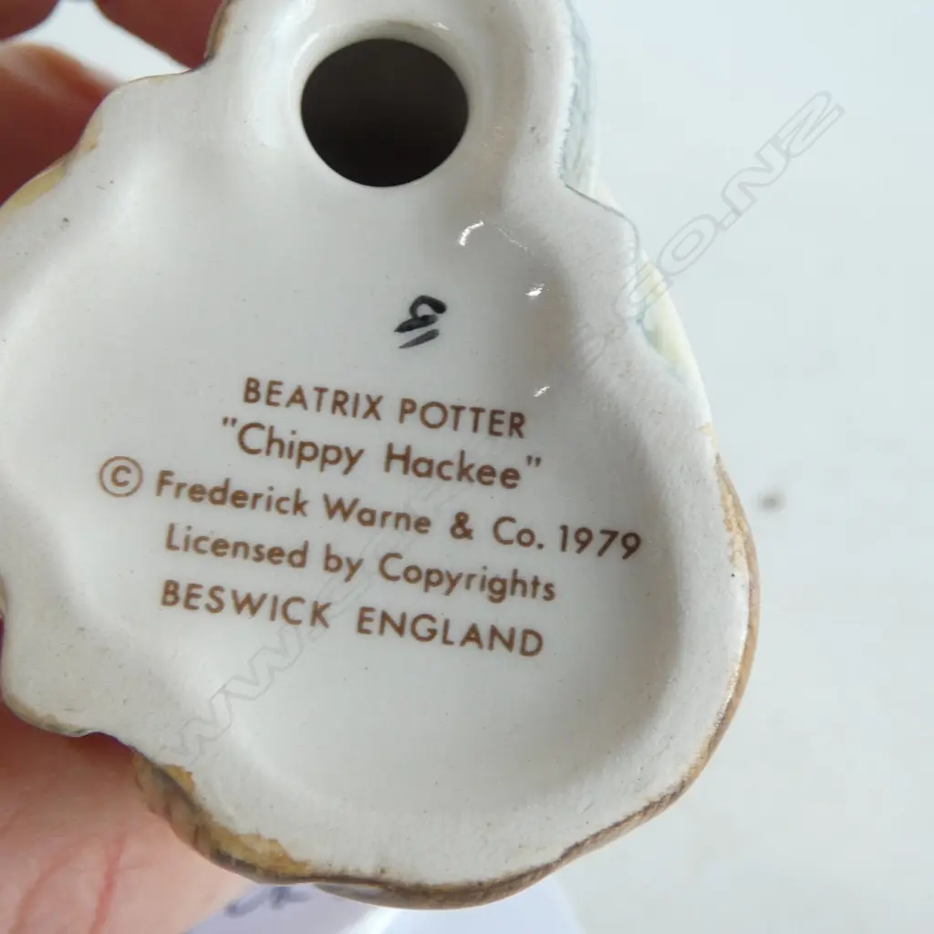 BESWICK BEATRIX POTTER 'CHIPPY HACKEE', 85mm brown backstamp Image 1++