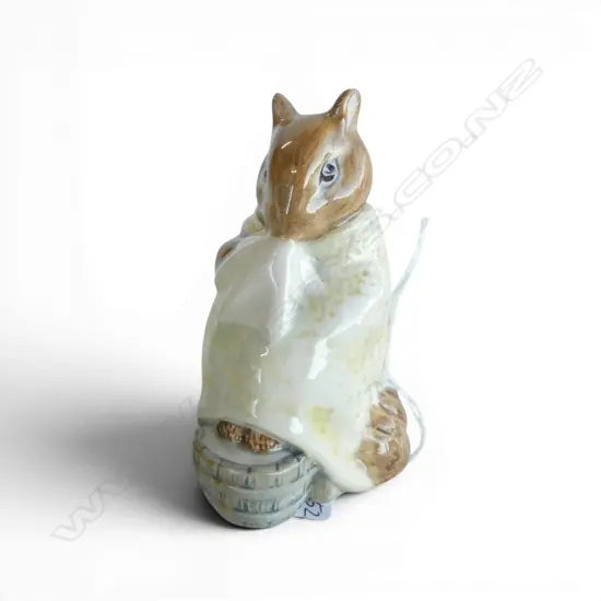 BESWICK BEATRIX POTTER 'CHIPPY HACKEE', 85mm brown backstamp