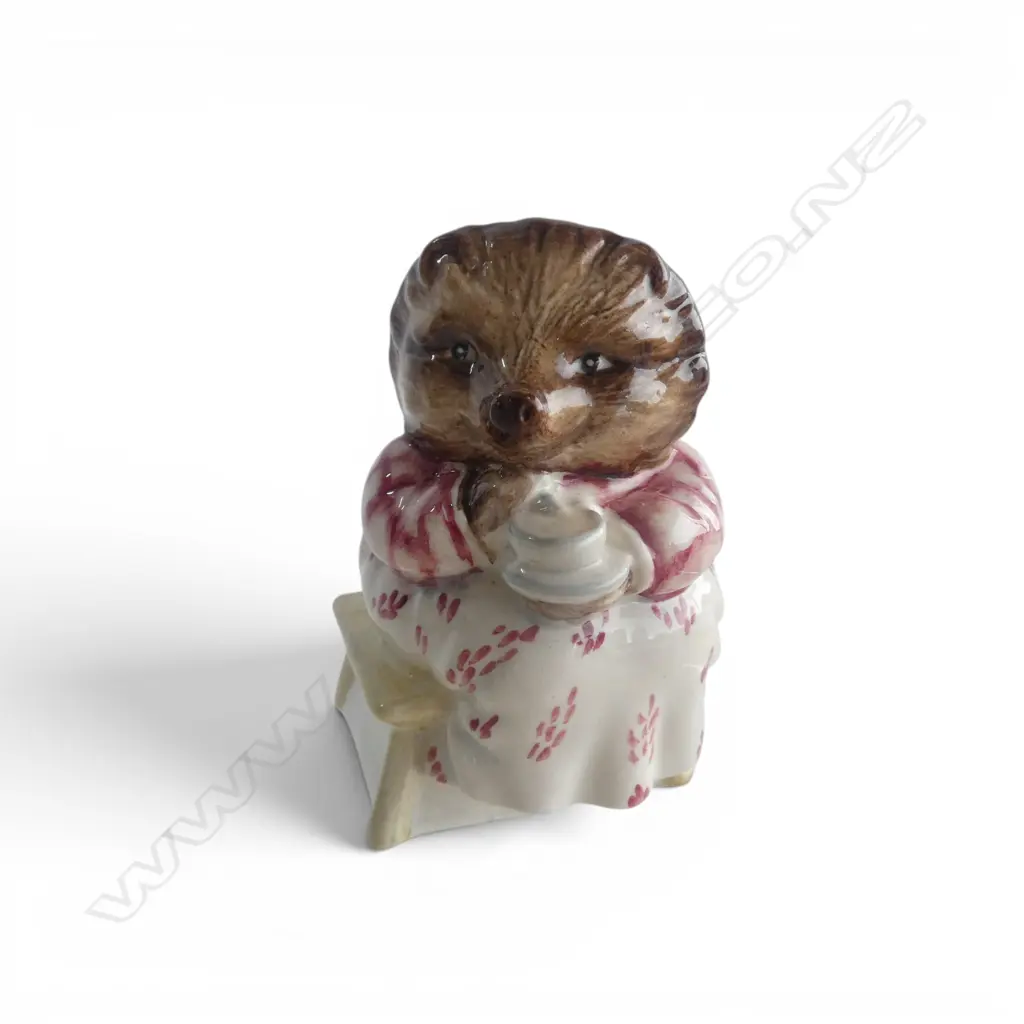 BESWICK BEATRIX POTTER 'MRS TIGGY WINKLE TAKES TEA', H80mm, brown backstamp 1973-1988 Image 1++