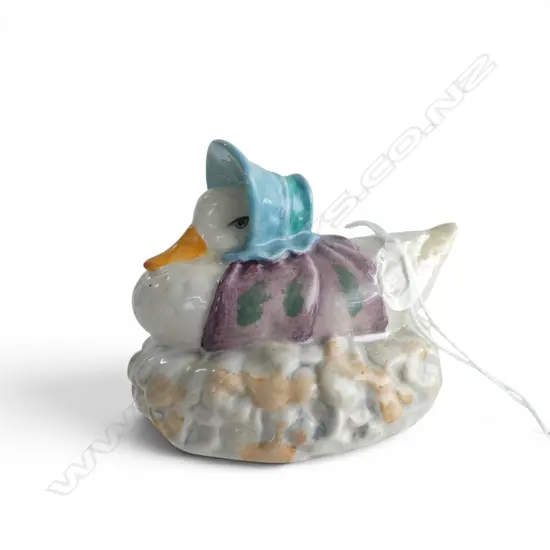 BESWICK BEATRIX POTTER 'JEMIMA PUDDLEDUCK', H.60mm brown backstamp 1973-1988