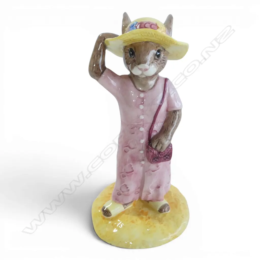 ROYAL DOULTON 'SIGHTSEER' BUNNYKINS FIGURE H.110mm Image 1++