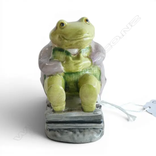  BESWICK BEATRIX POTTER 'MR JACKSON', H.90mm brown backstamp