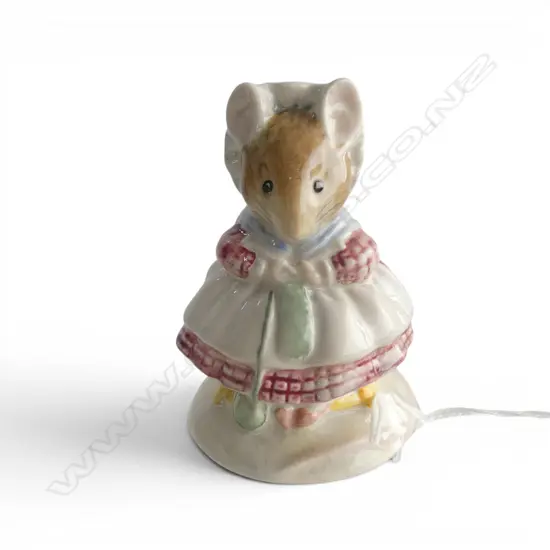 BESWICK BEATRIX POTTER 'The Old Woman who Lived in a Shoe Knitting', H.80mm, brown backstamp 1973-1988