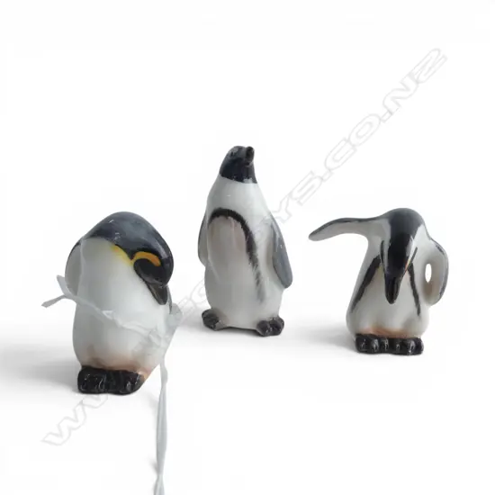 3 ROYAL DOULTON MNIATURE PENGUINS, H.40,40,55mm