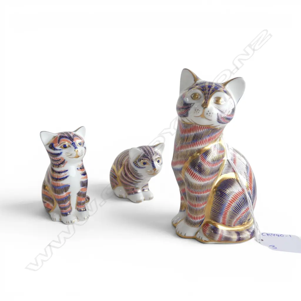 3 ROYAL CROWN DERBY CAT ORNAMENTS H.135mm Image 1++