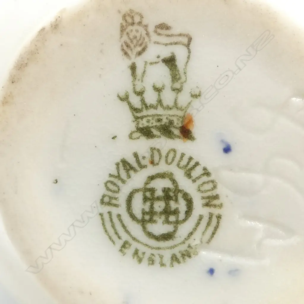 4 ROYAL DOULTON BLUE FLAMBE MINIATURES; squirrel, owl & lambs, H.40-60mm, 1 handle broken Image 1++