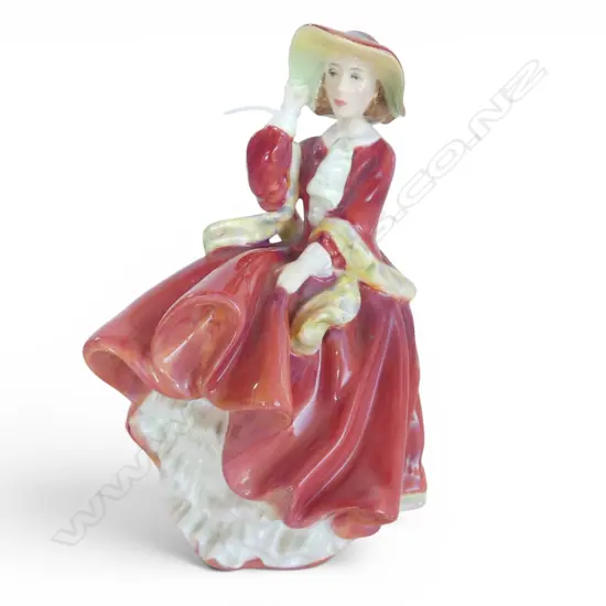 ROYAL DOULTON 'TOP O' THE HILL' FIGURINE H.180mm