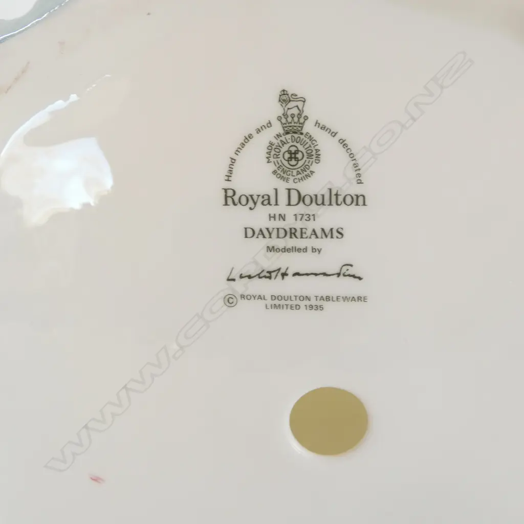 ROYAL DOULTON 'DAYDREAMS' FIGURINE H.150mm Image 1++