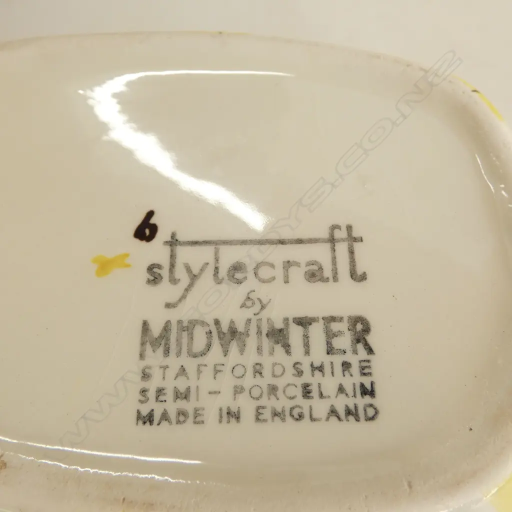 MIDWINTER STAFFORDSHIRE "STYLECRAFT" CHINA; 4 EGG CUPS, SAUCE BOAT, JUG, TUREEN & 2 PLATTERS one w. chip W.350mm Image 1++