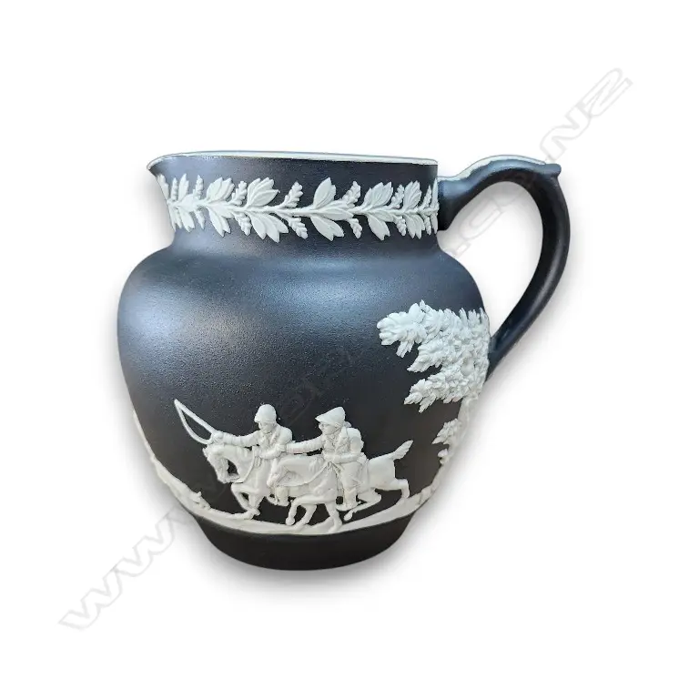 WEDGWOOD BLACK JASPERWARE JUG DECORATED WITH WHITE NEOCLASSICAL RELIEF FIGURES 140mm H Image 1++