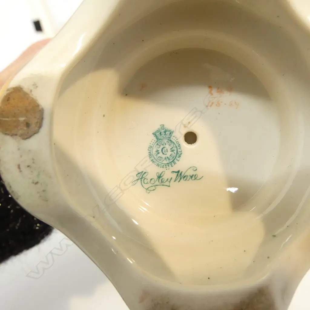 ROYAL WORCESTER PHEASANT VASE signed W. Powell, probable lid missing H.220mm Image 1++