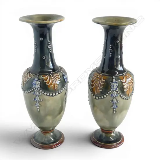 PR ROYAL DOULTON LAMBETH VASES H.230mm