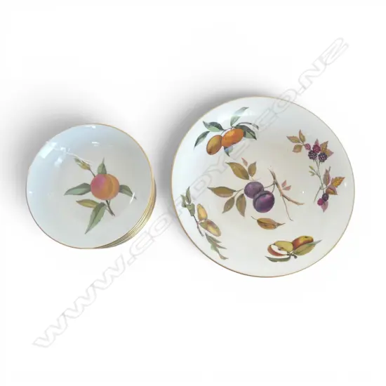 ROYAL WORCESTER EVESHAM SALAD BOWL 230mm dia + 8 BOWLS 140mm dia