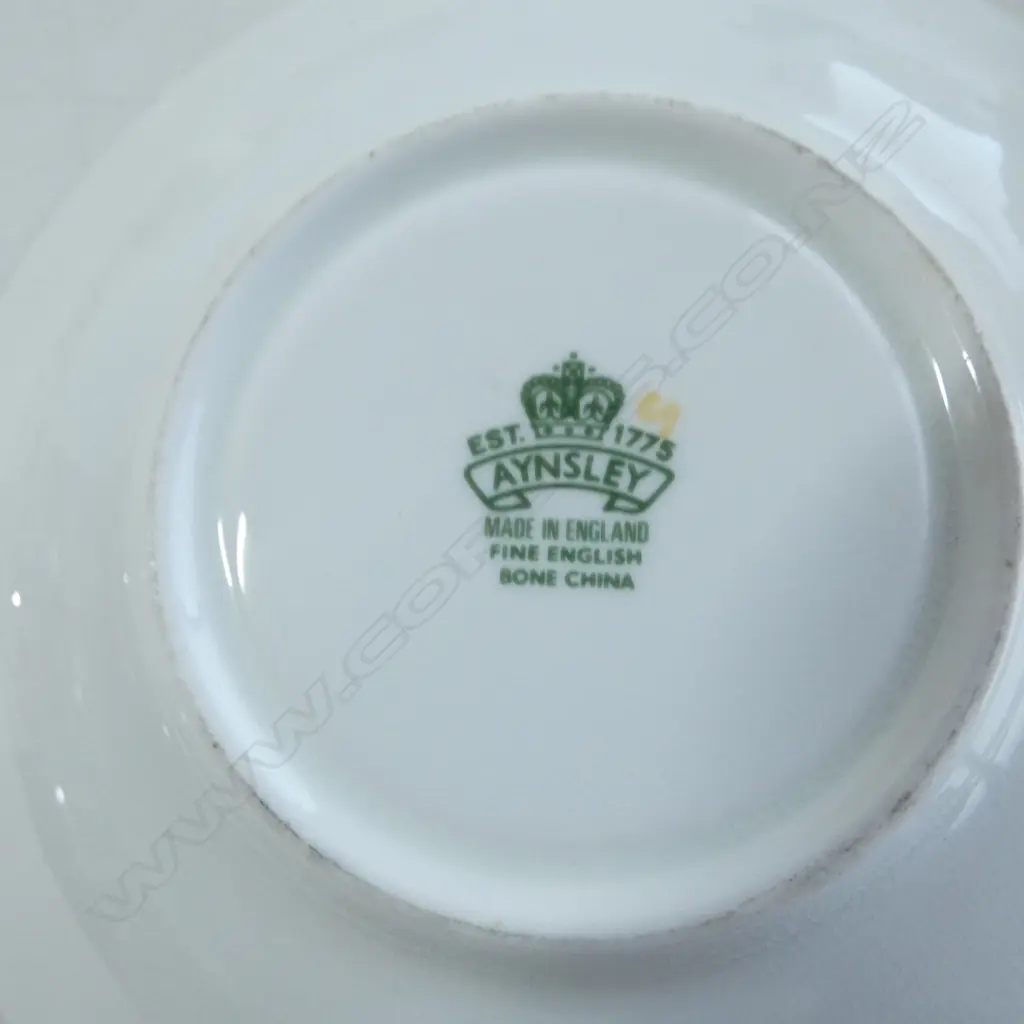 3 ROYAL AYNSLEY CUPS & SAUCERS, PLATE, TRAY + SML VASE Image 1++