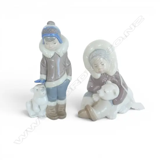 2 LLADRO CHILD & POLAR BEAR FIGURINES H.130mm