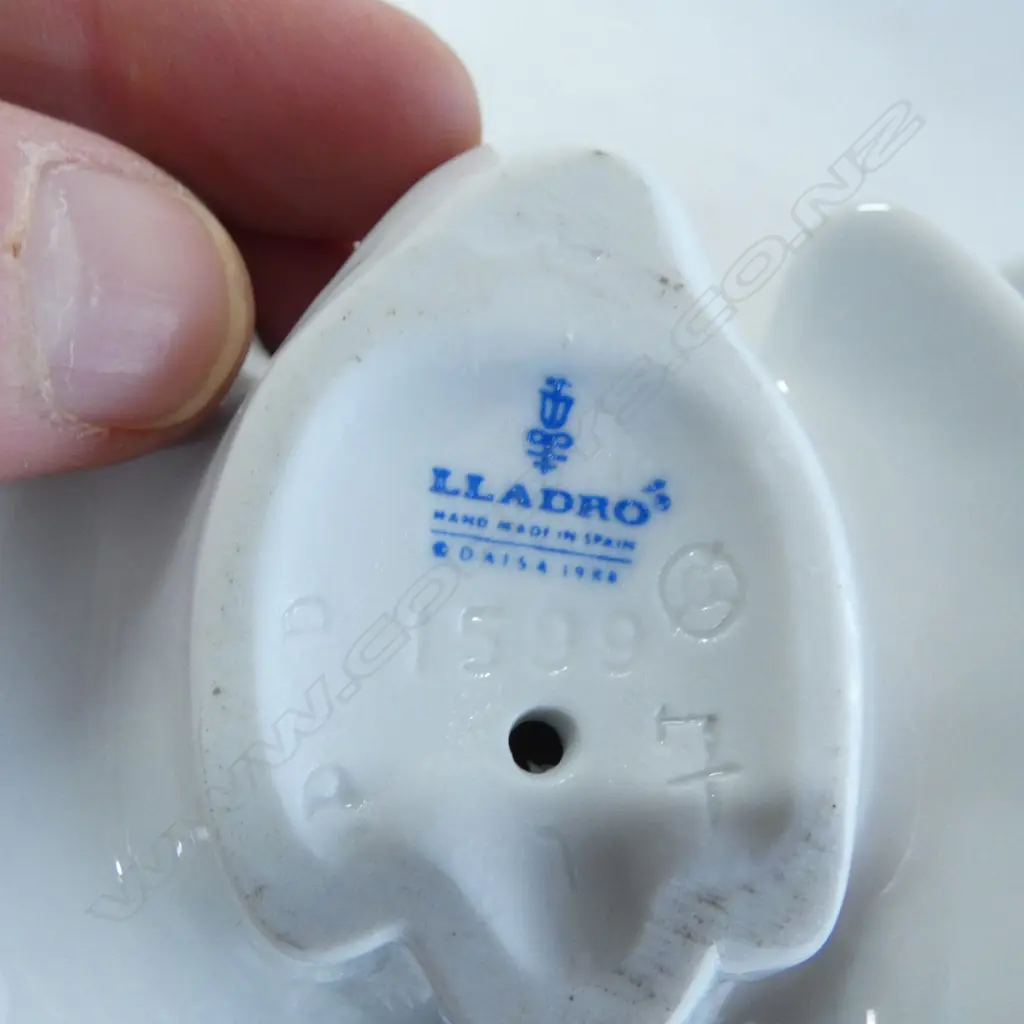 LLADRO SWAN 'FOLLOW ME' FIGURE GROUP W.155mm LLADRO CRANE  Image 1++