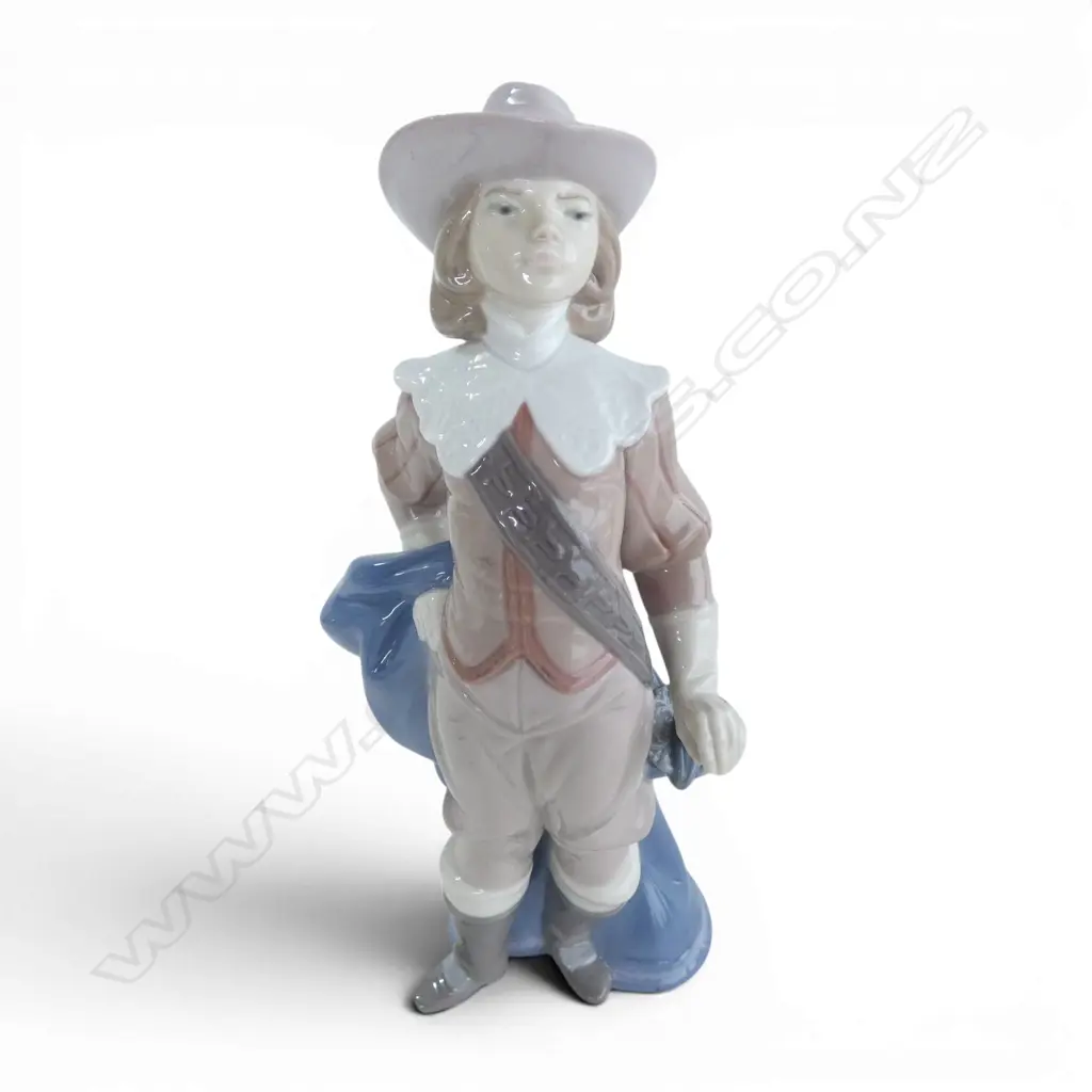 LLADRO MUSKETEER FIGURINE H.240mm Image 1++