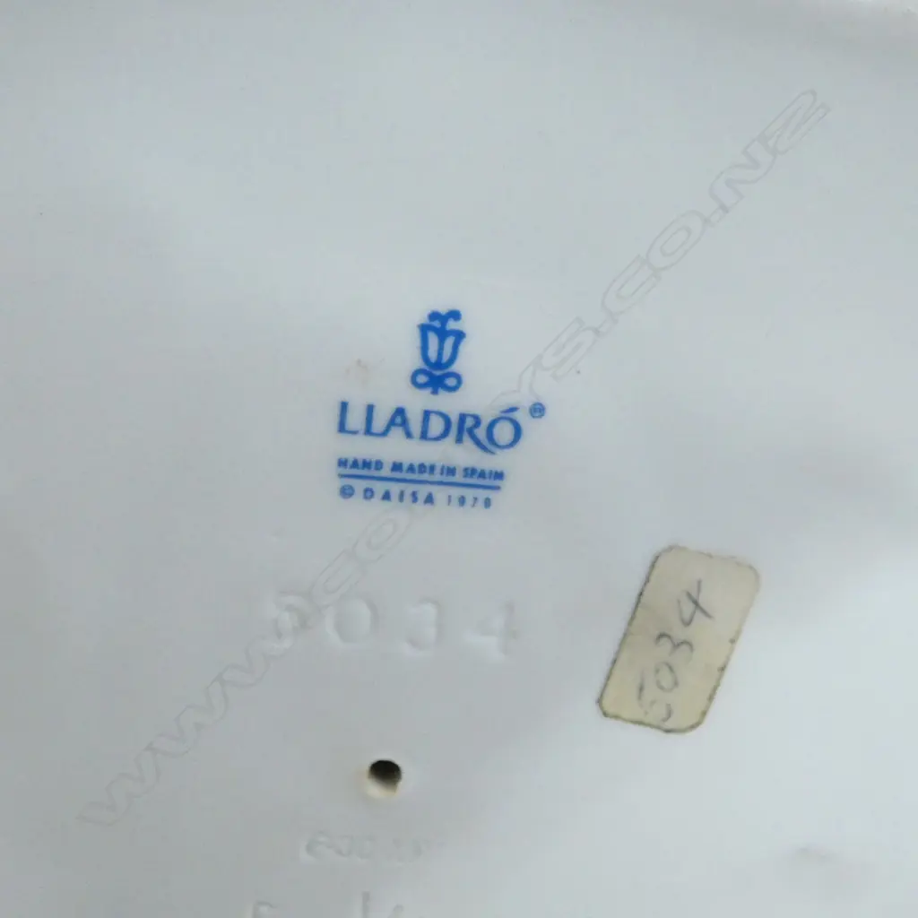 LLADRO LADY & SWAN FIGURINE H.240mm Image 1++