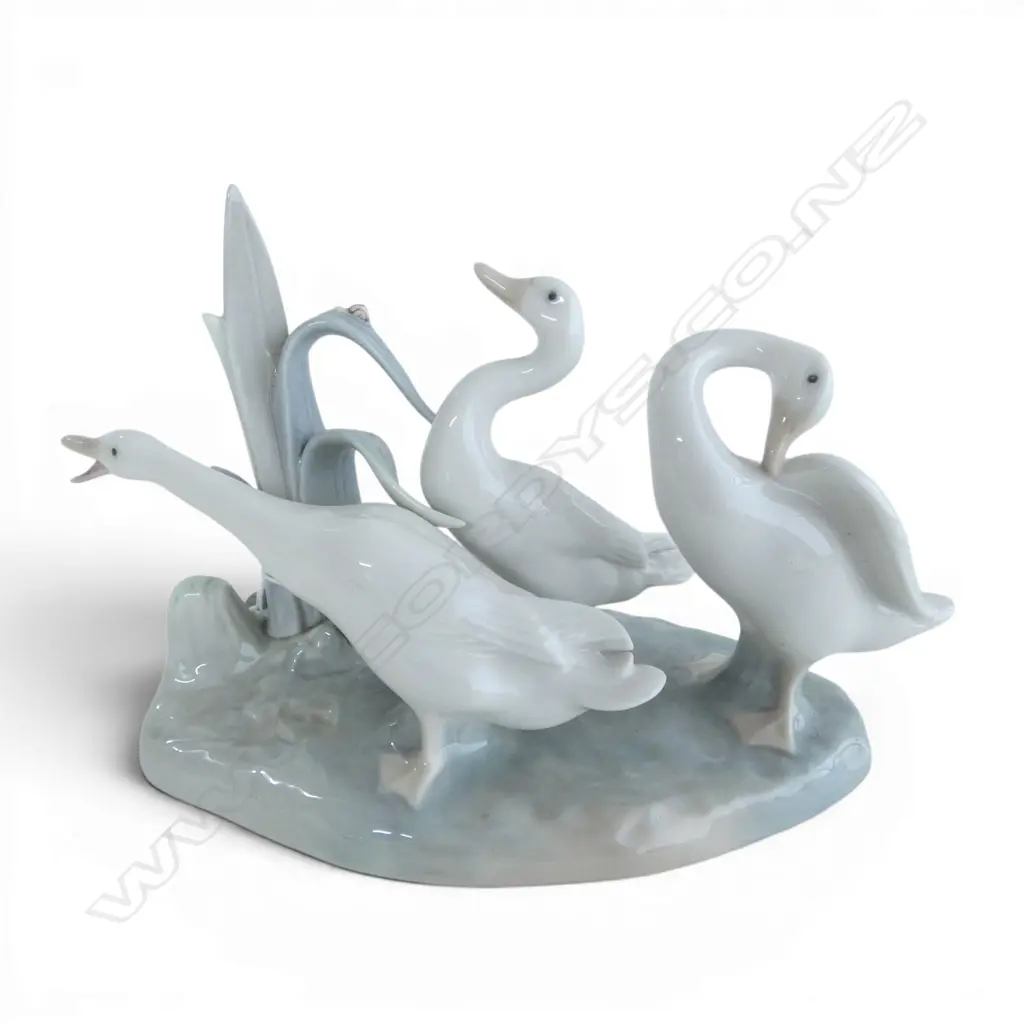 LLADRO 3 GEESE FIGURE GROUP W.120mm Image 1++