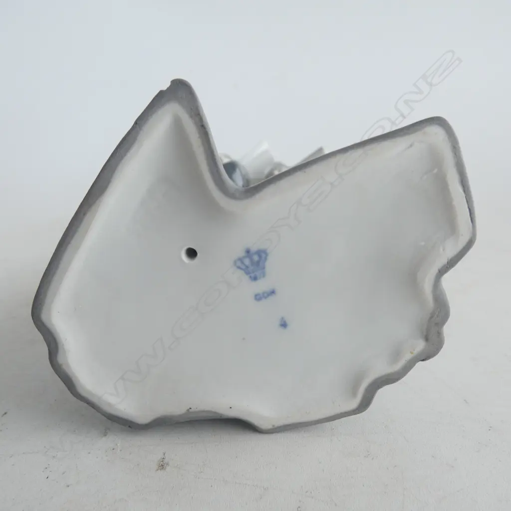 EAST GERMAN PORCELAIN NUN FIGURE GROUP H.260mm Image 1++