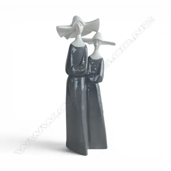 EAST GERMAN PORCELAIN NUN FIGURE GROUP H.260mm